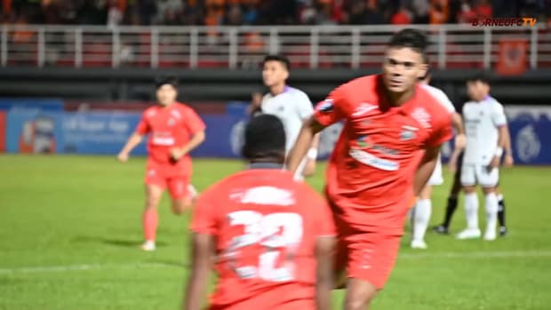 Pitchside: Pato and Terens Puhiri scores vs Persita